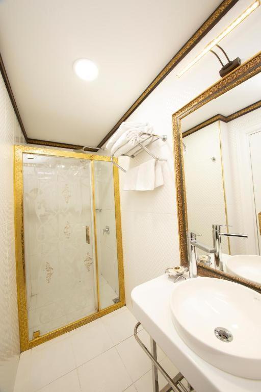 Phosphorion Hotel Istanbul Exterior photo Bathroom