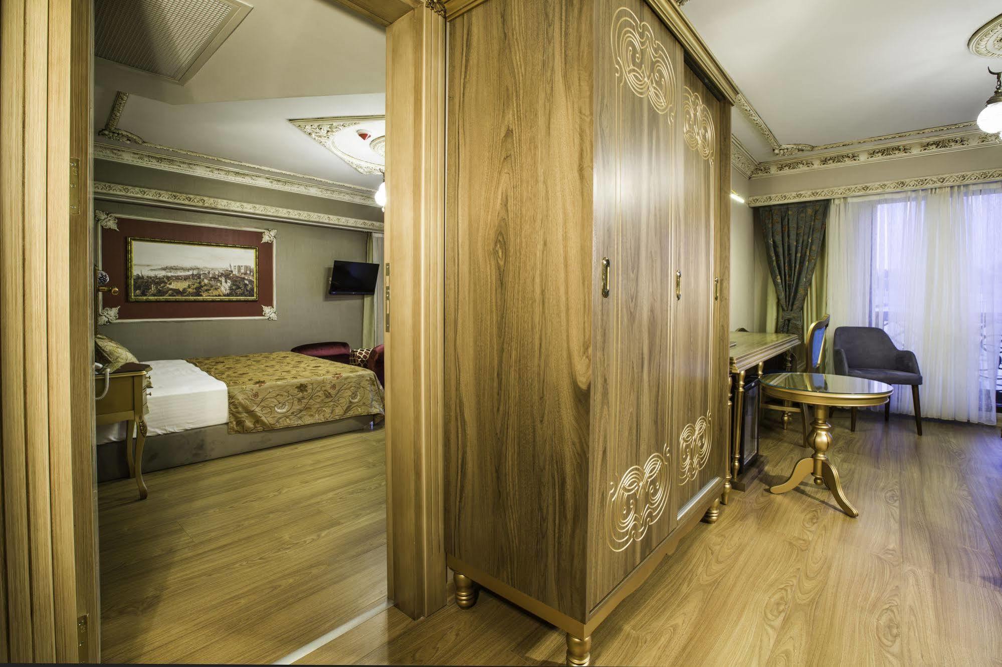 Phosphorion Hotel Istanbul Exterior photo A room at the hotel