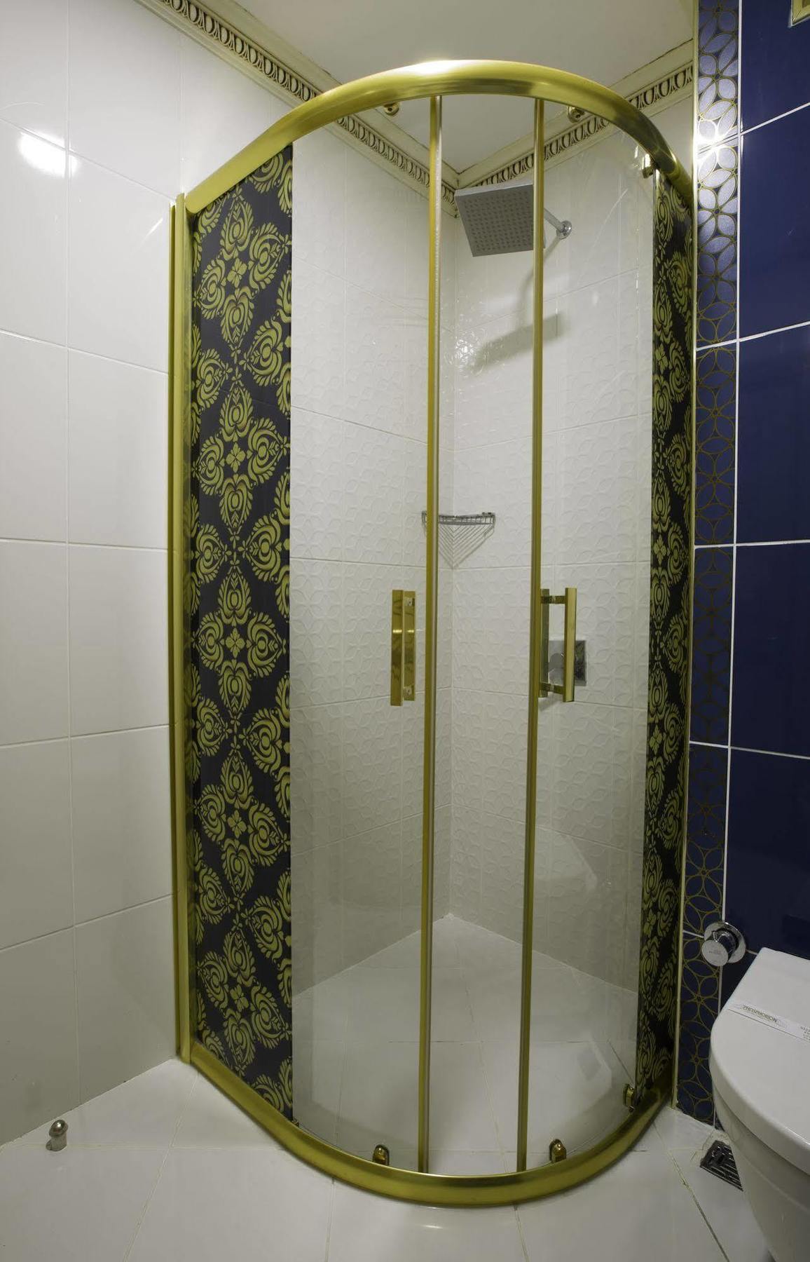Phosphorion Hotel Istanbul Exterior photo Shower enclosure