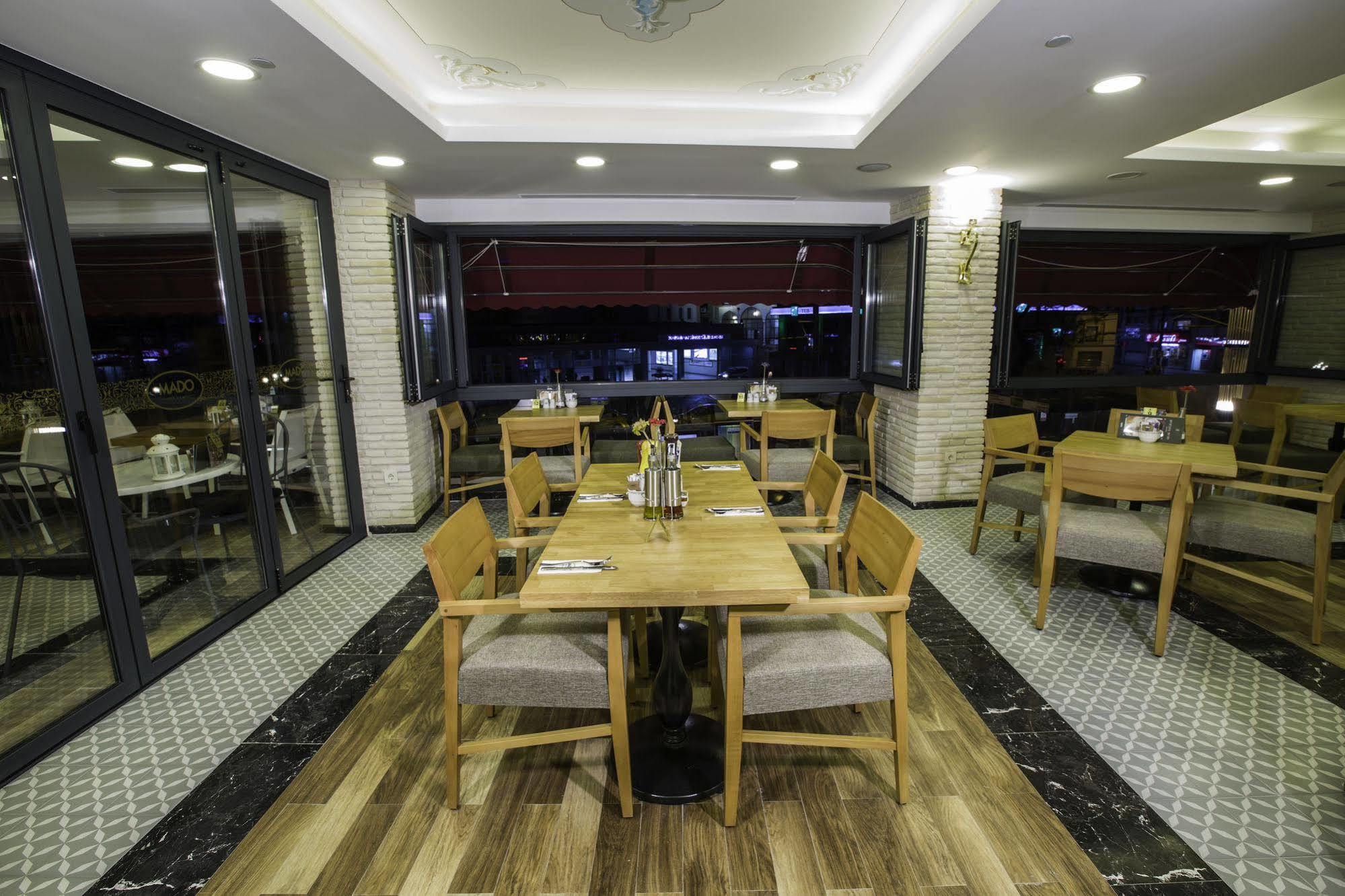 Phosphorion Hotel Istanbul Exterior photo Restaurant