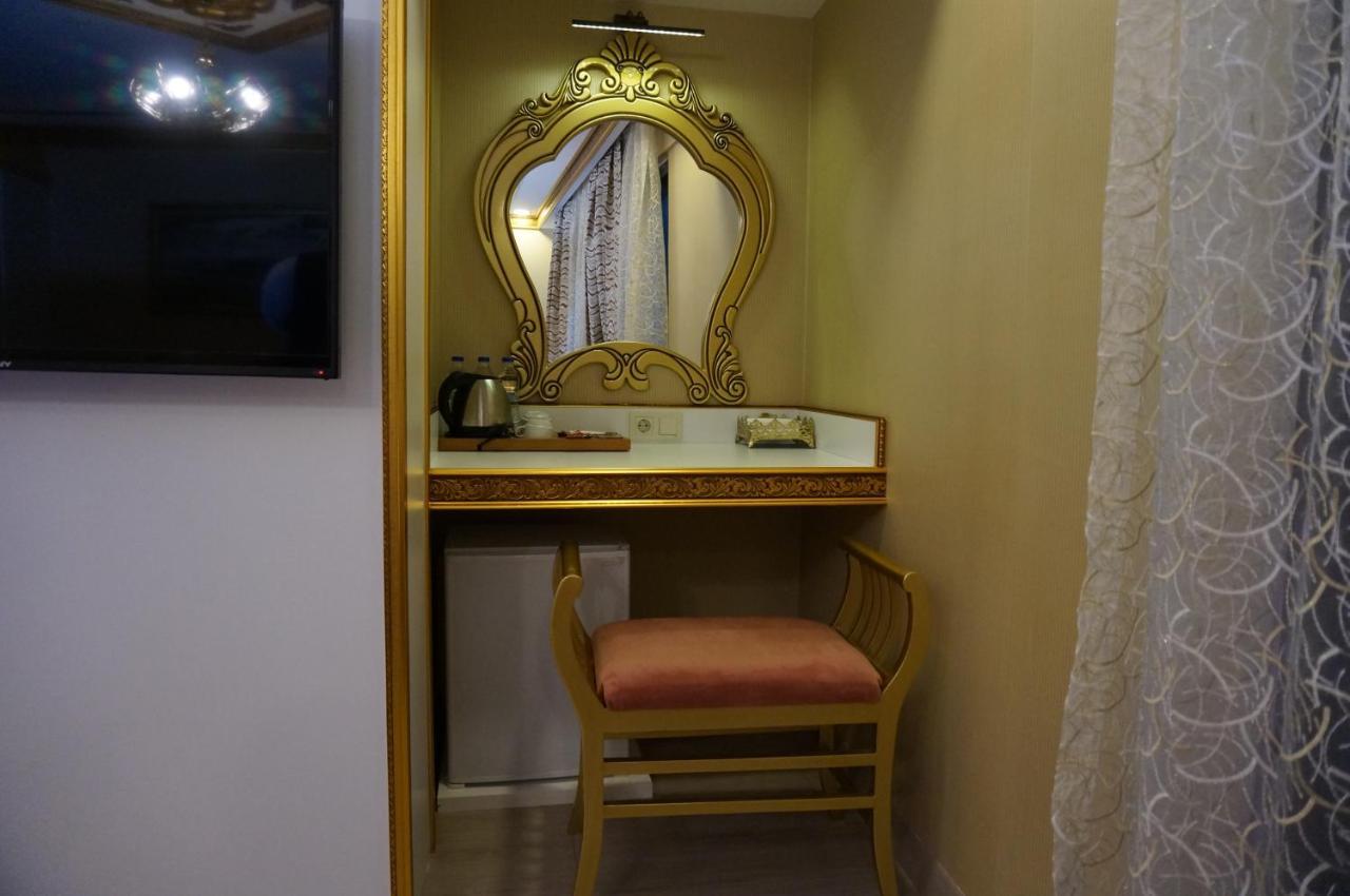 Phosphorion Hotel Istanbul Exterior photo A dressing table in a hotel room